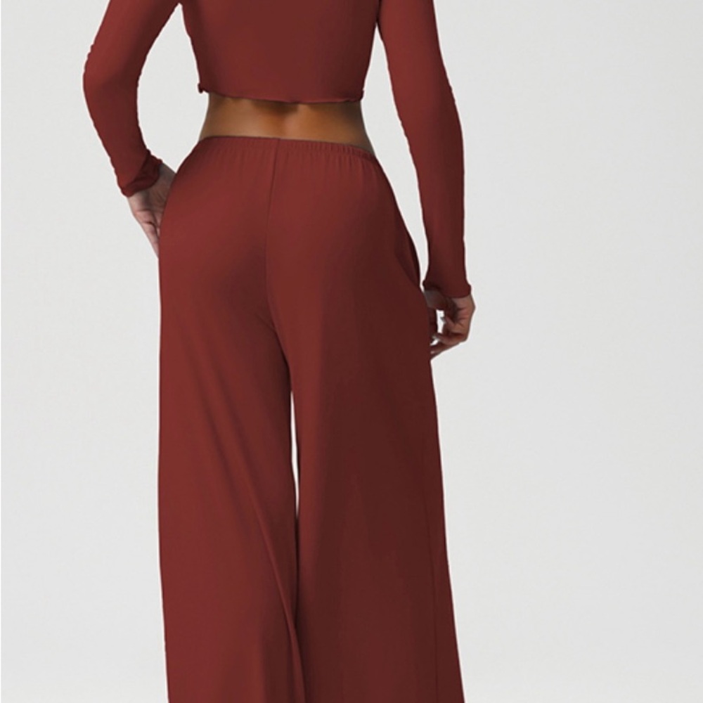 Loose-fitting wide-leg pants yoga outfit with fitted long-sleeved top set - Picture 2 of 2